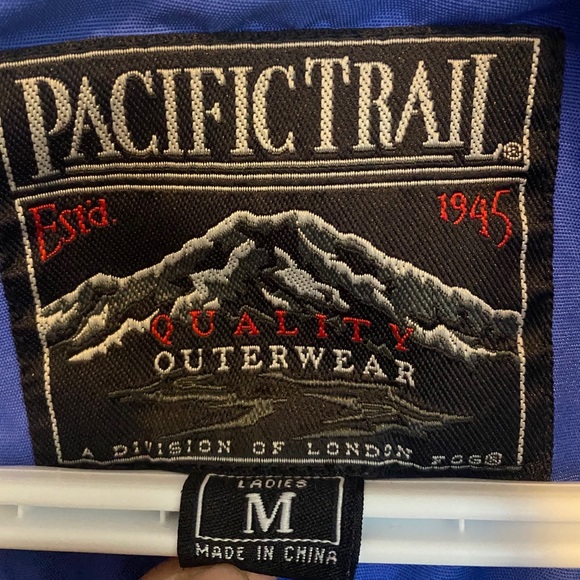 Blue windbreaker - Picture 6 of 6